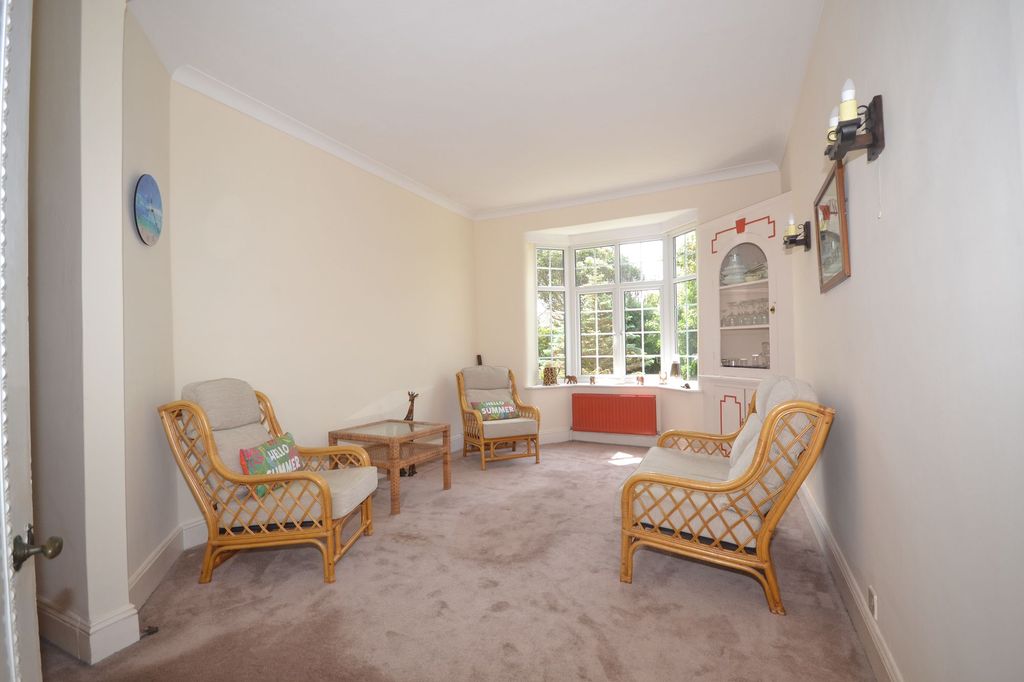 Property photo 3 of 23