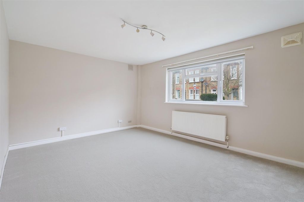 Property photo 3 of 9