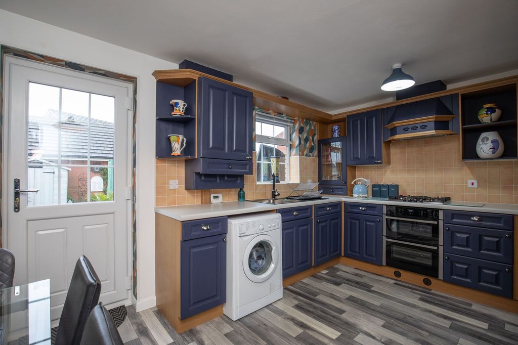 Property photo 3 of 29