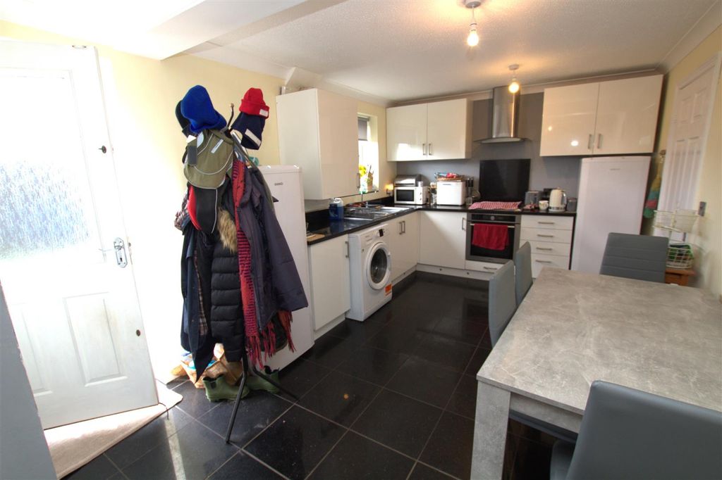 Property photo 3 of 14 Kitchen Diner .Jpg