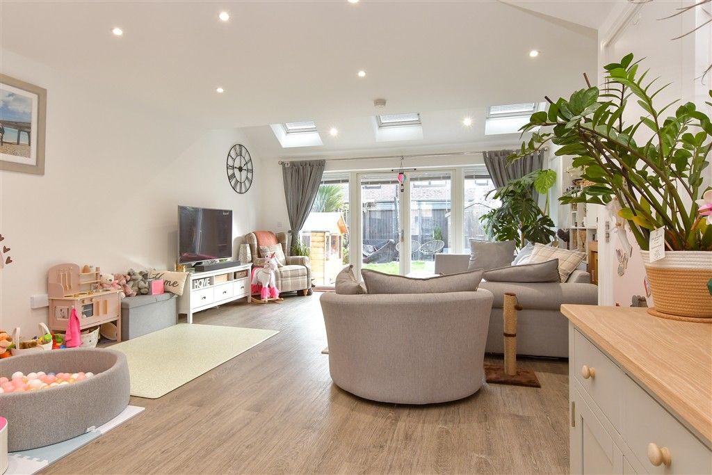 Property photo 3 of 10 Kitchen/ Living Area