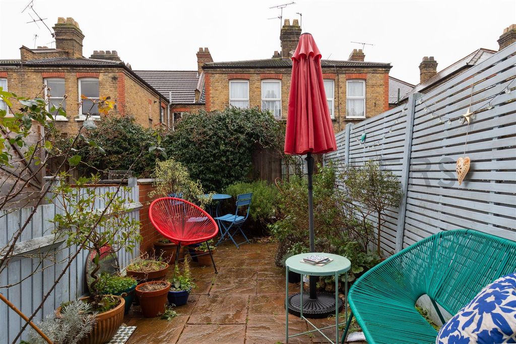 Property photo 1 of 23