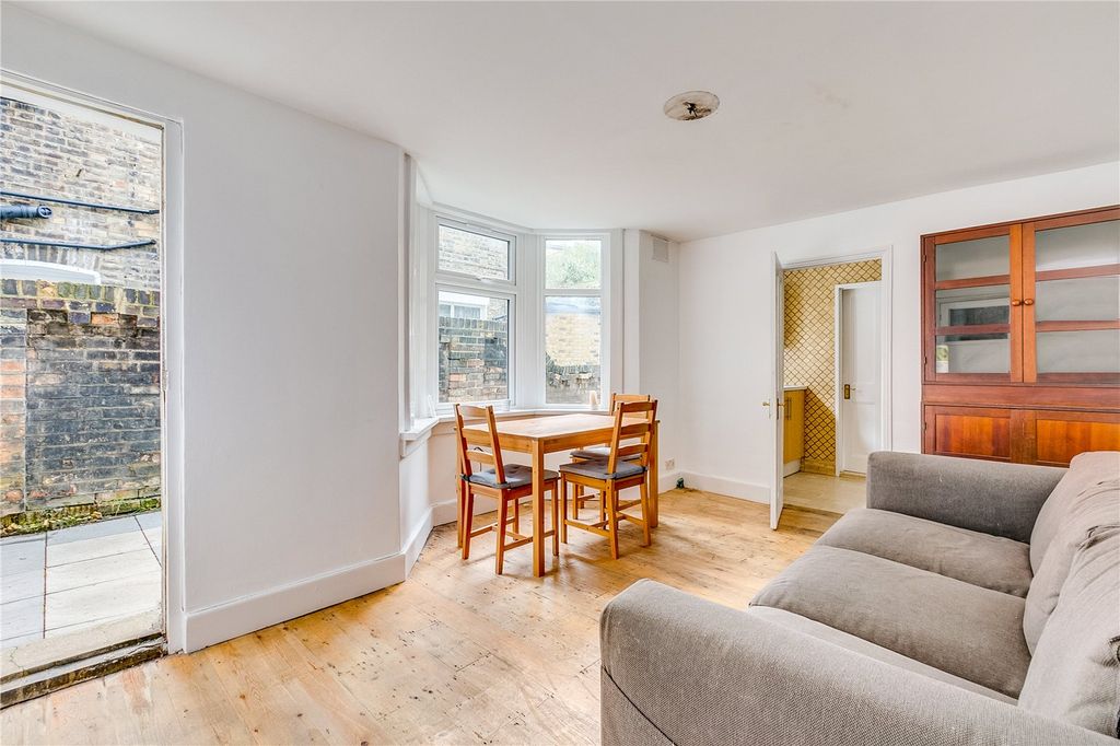 Property photo 2 of 10