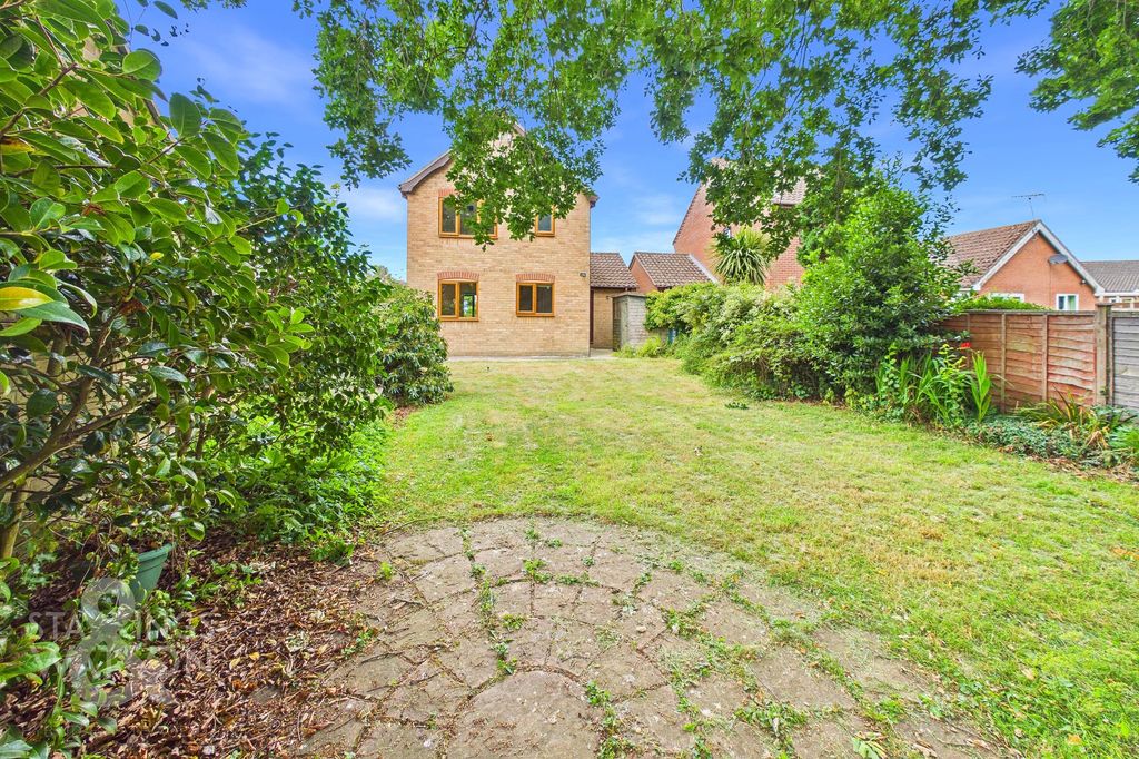 Property photo 2 of 16