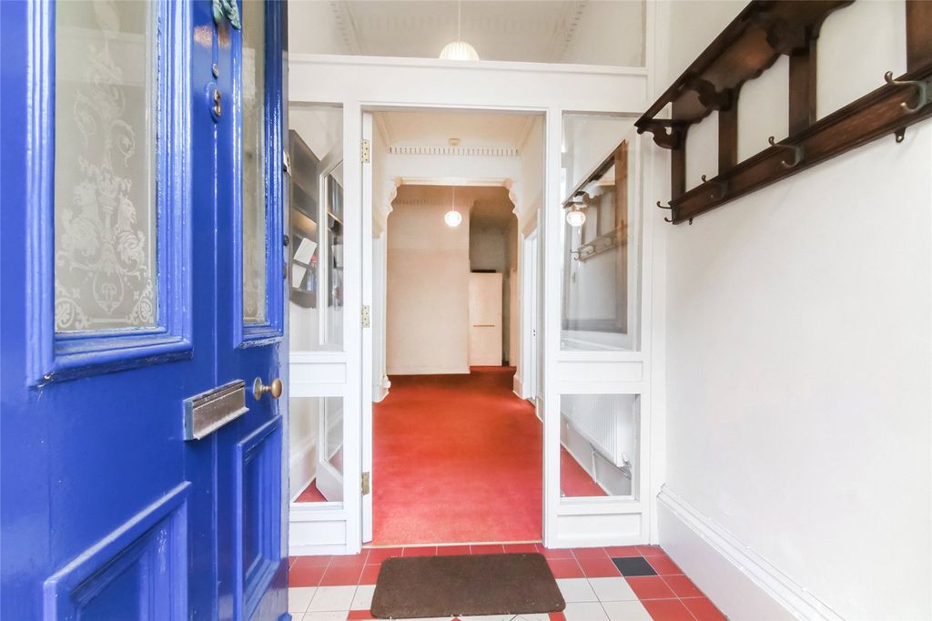 Property photo 2 of 14 Entrance