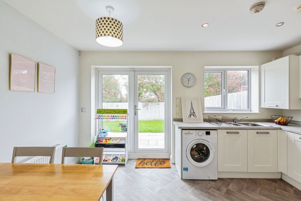 Property photo 2 of 20 Kitchen Diner