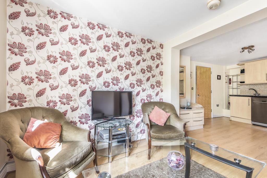 Property photo 3 of 10 Living Room