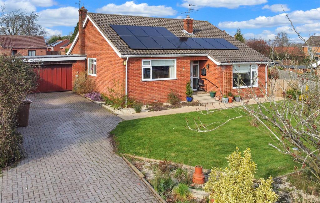 Property photo 1 of 27 Elevated Front Aspect 326