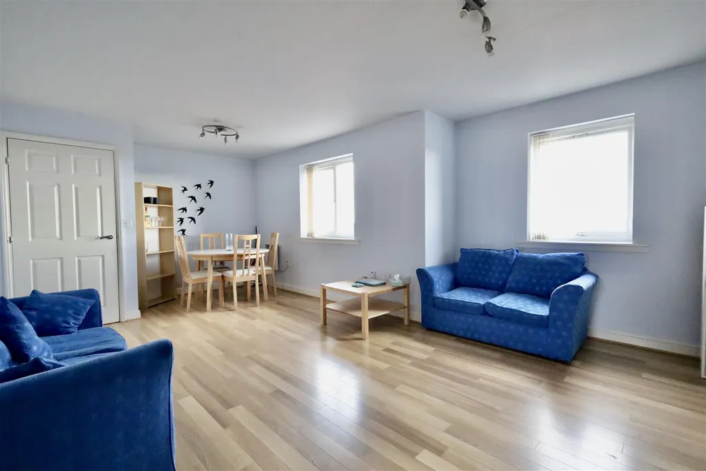 Knightsbridge Court, Gosforth, Newcastle Upon Tyne NE3 - View 6