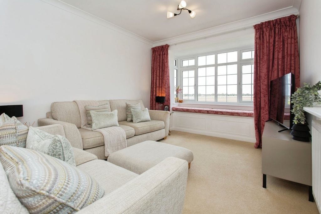 Property photo 3 of 20