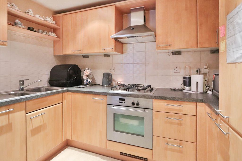 Property photo 3 of 11