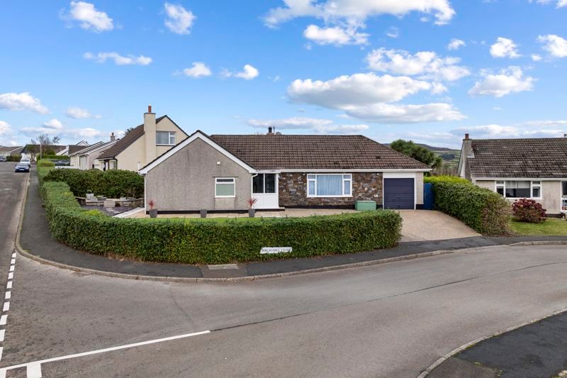 Property photo 1 of 27 54 Birch Hill Close