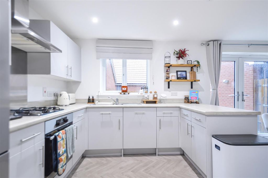 Property photo 3 of 17 13_72366.Jpg