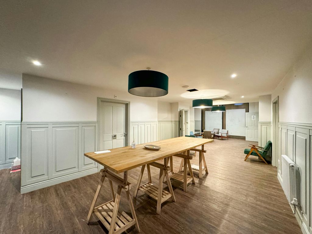 Property photo 1 of 8 5