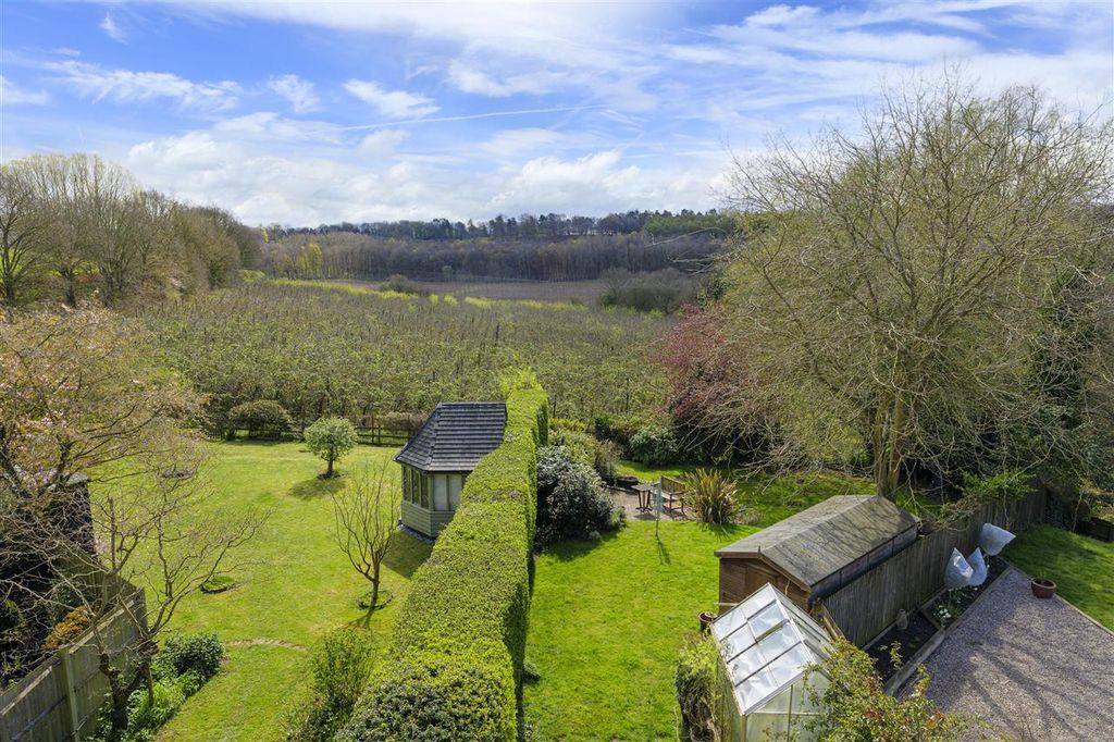 Property photo 2 of 32