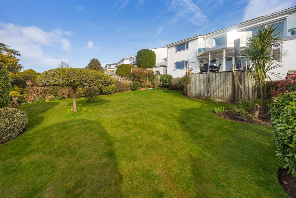 Property photo 3 of 40