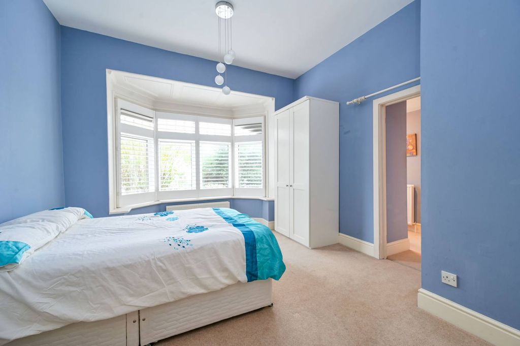 Property photo 3 of 11