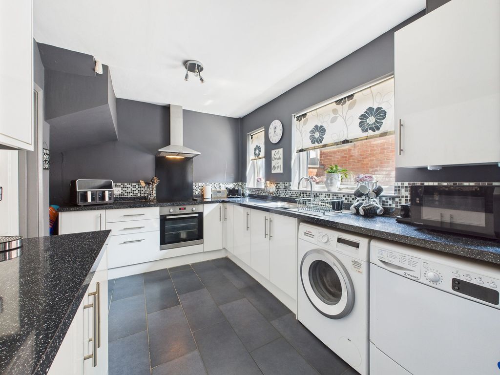 Property photo 3 of 18 Breakfast Kitchen
