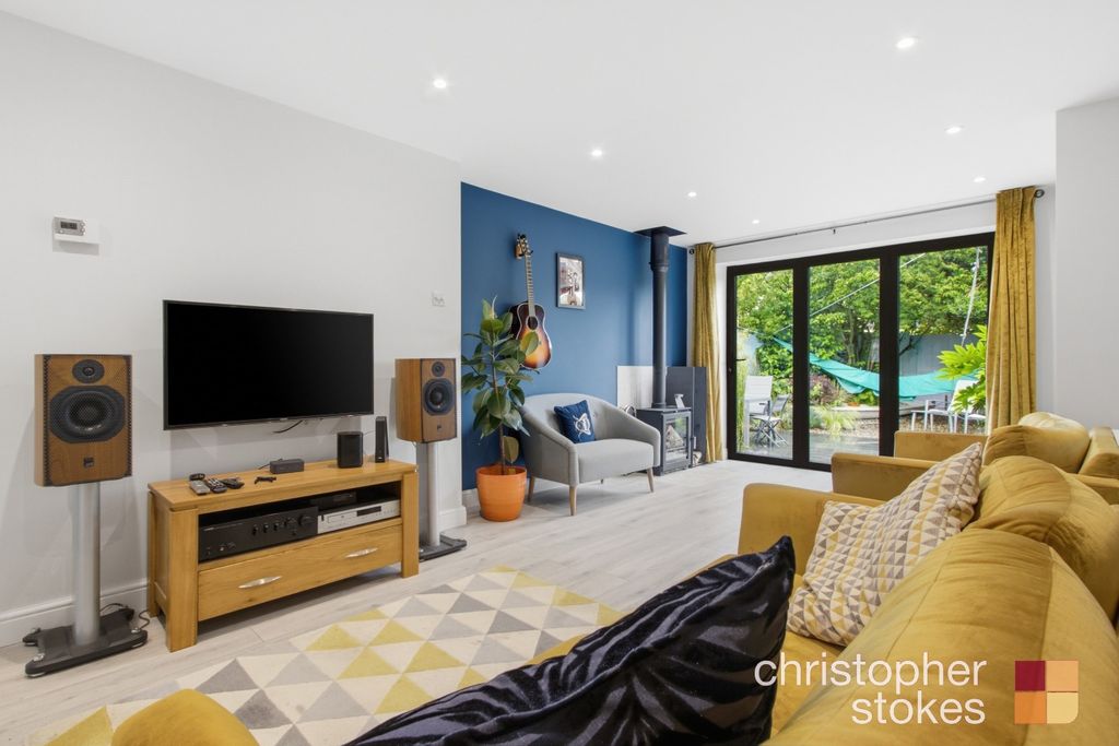 Property photo 2 of 21 4561453