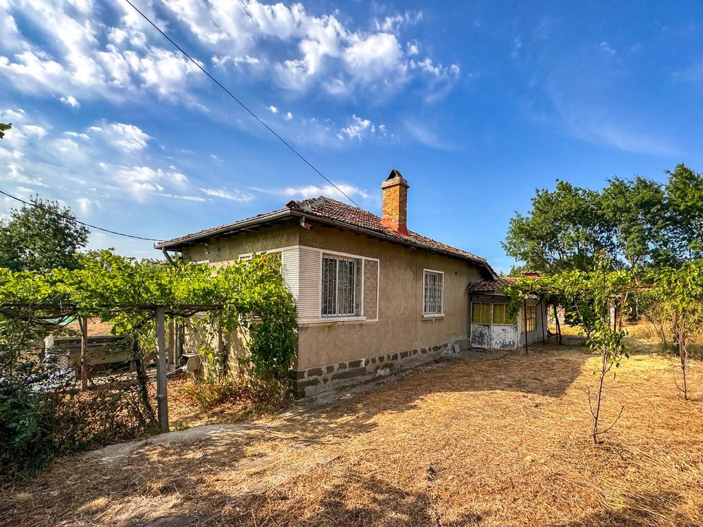 Property photo 1 of 12