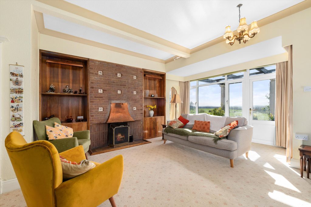 Property photo 3 of 26 Image