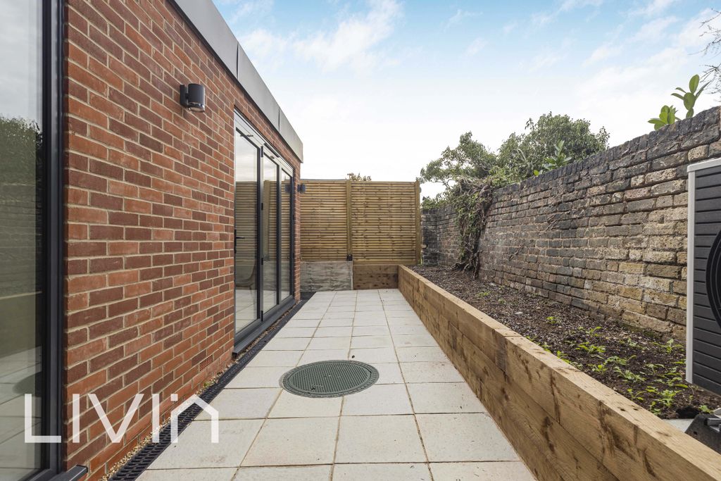 Property photo 3 of 35 025A7385