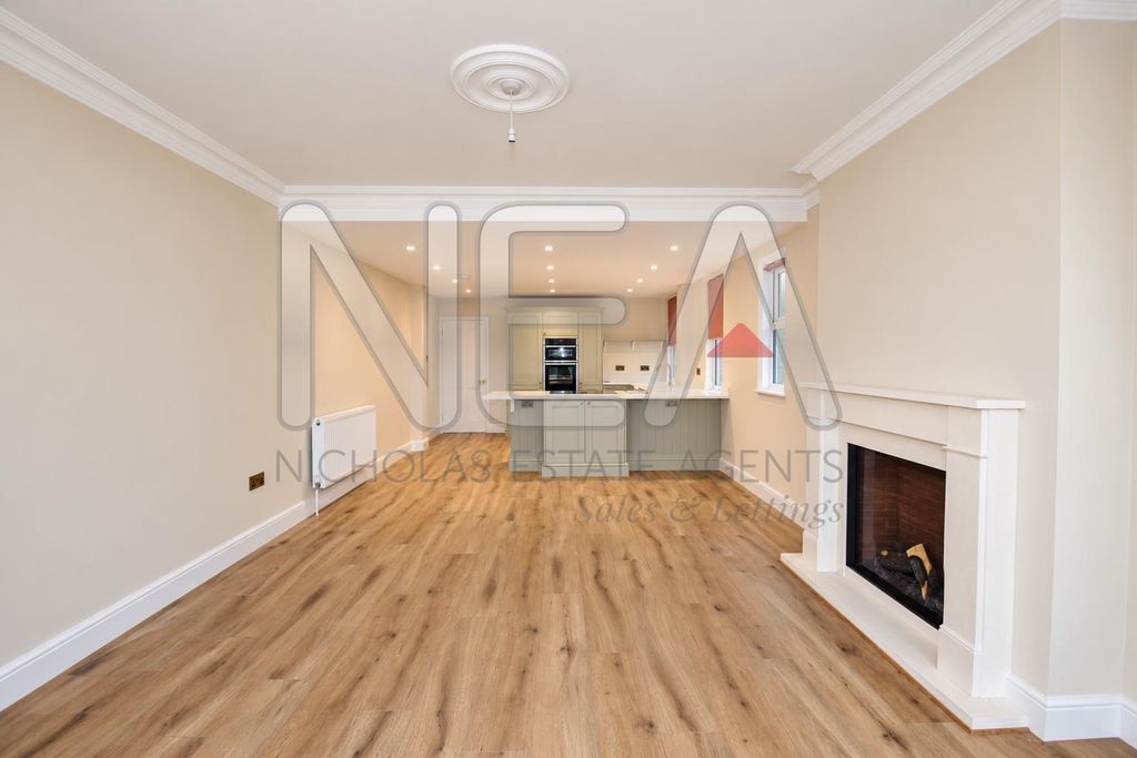 Property photo 3 of 17 Kitchen/Diner