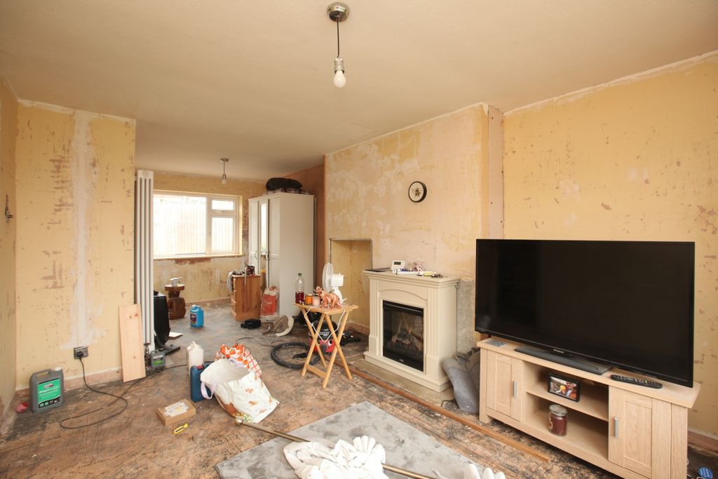 Property photo 2 of 17 Image 3