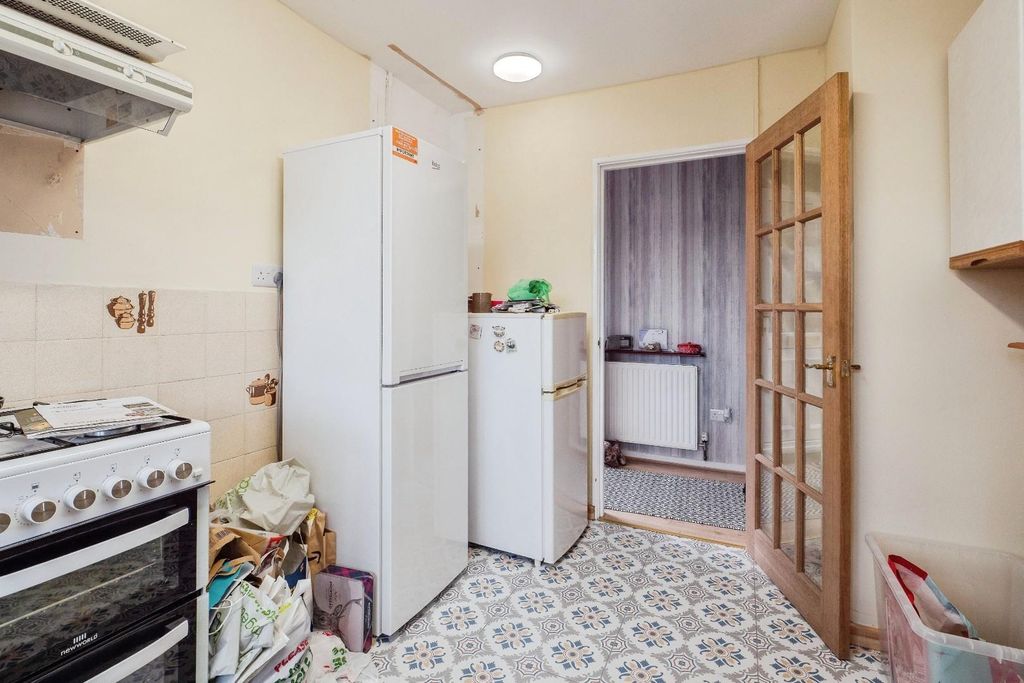 Property photo 3 of 18 Em120163.Jpg