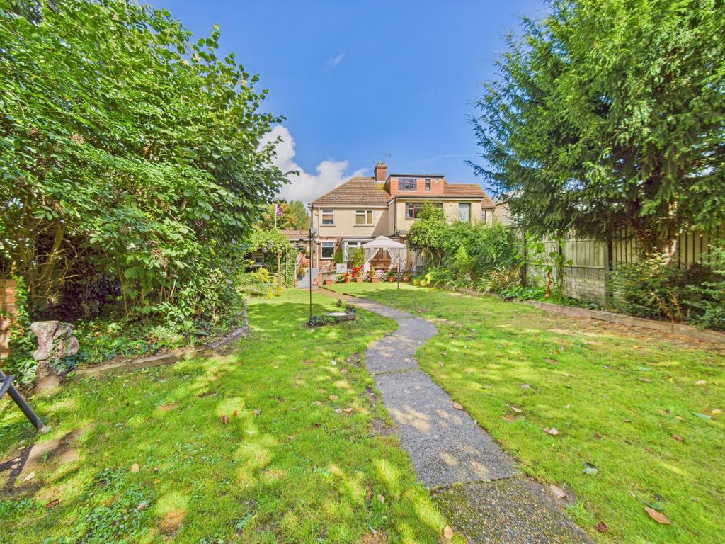 Property photo 2 of 34 3754273