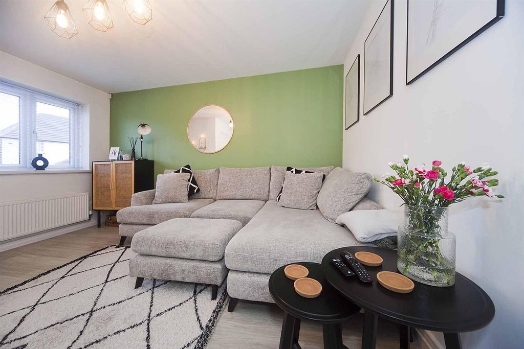 Property photo 3 of 20