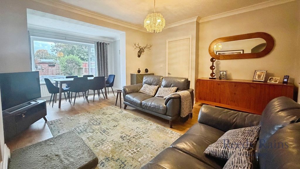 Property photo 3 of 14 Pbox-Img.Jpg