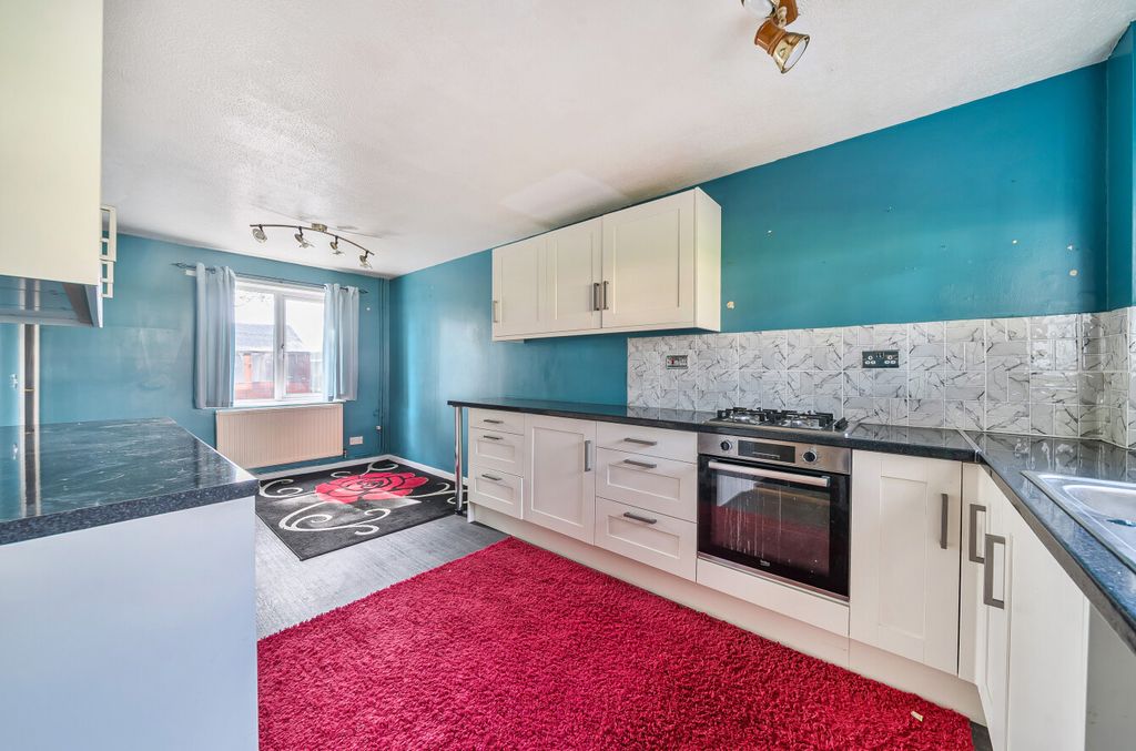 Property photo 3 of 12 1354064-13-68c04c...