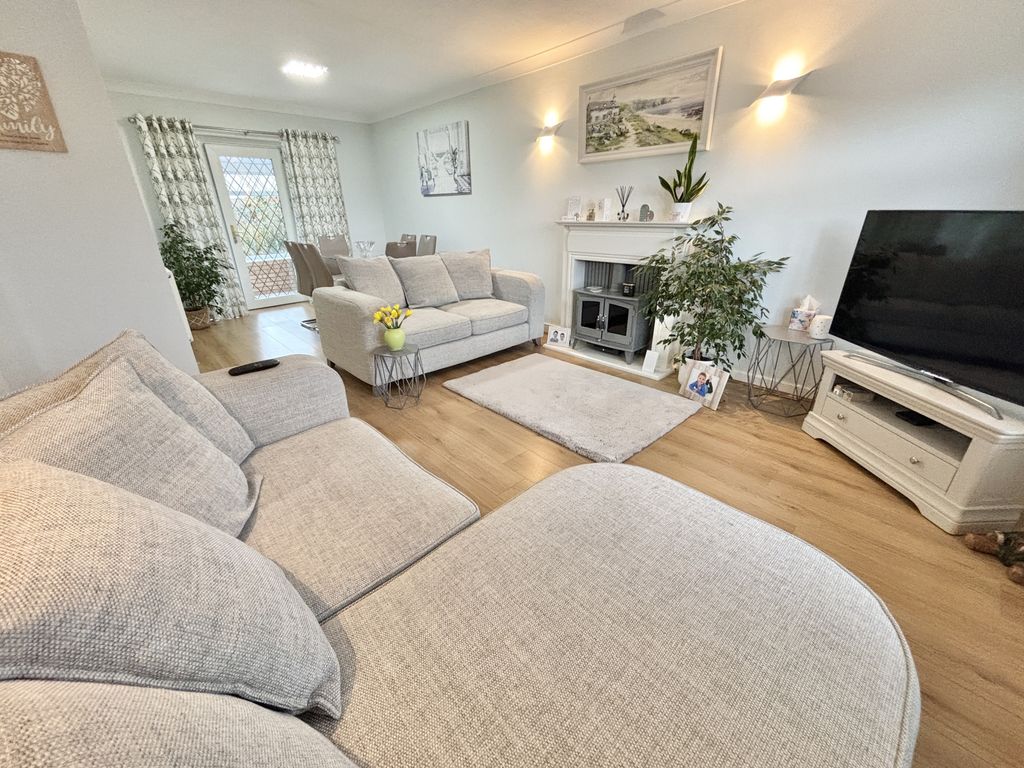 Property photo 2 of 26