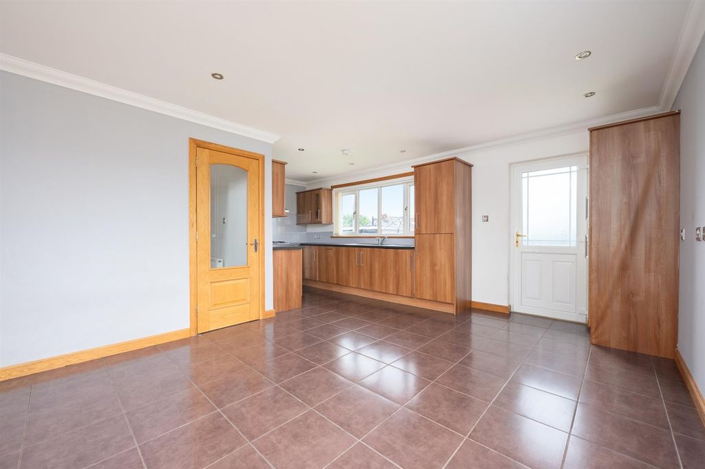 Property photo 3 of 27 6.Jpg