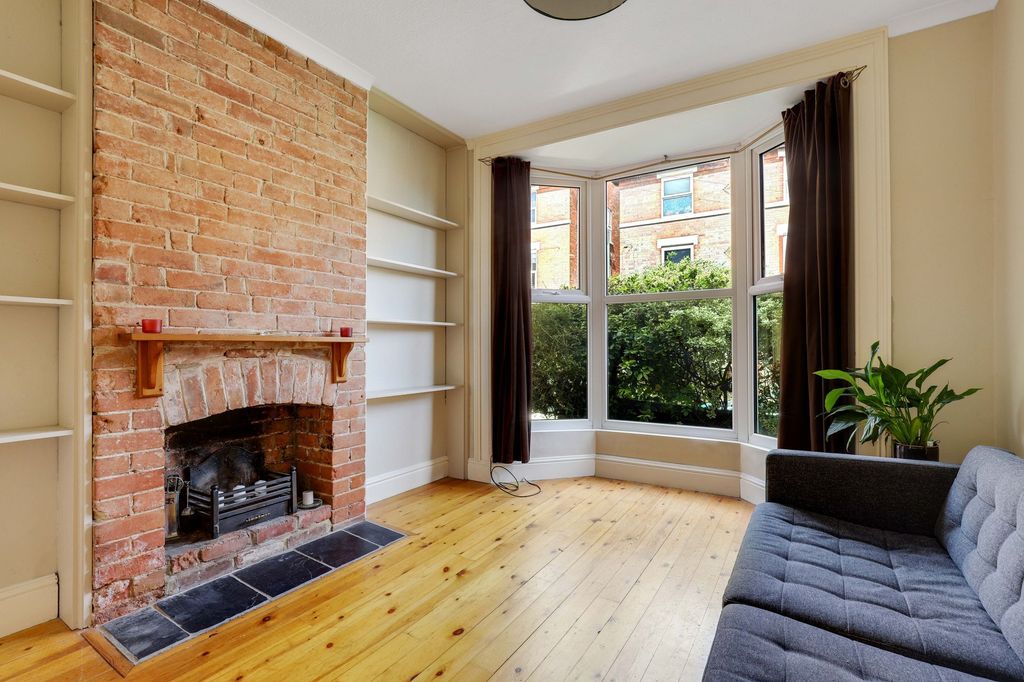 Property photo 2 of 17