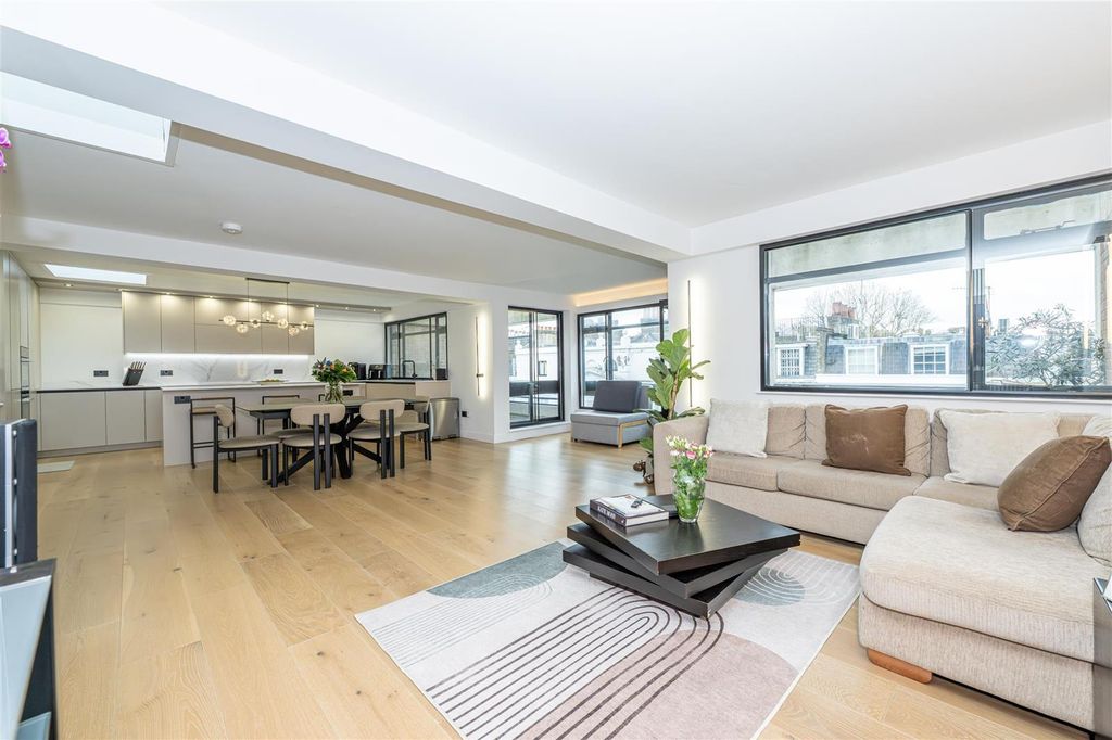 Property photo 1 of 12 Photo 0