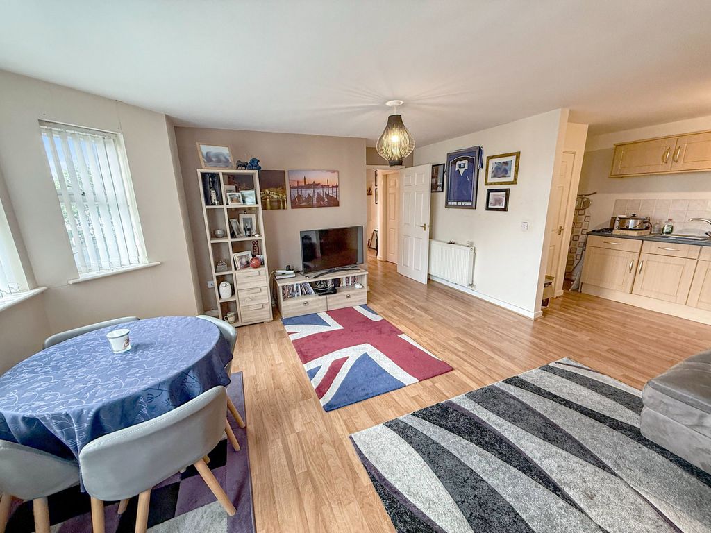 Property photo 3 of 9