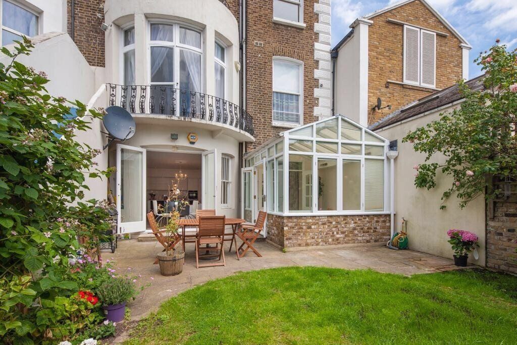 Property photo 1 of 3