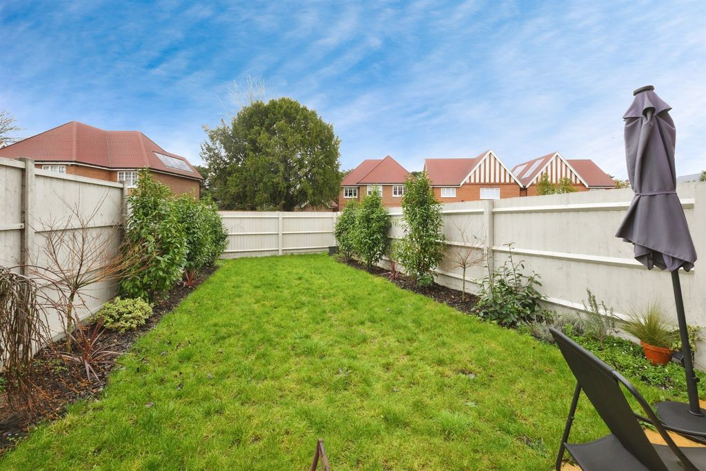 Property photo 2 of 20