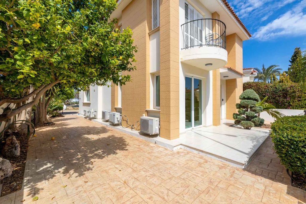 Property photo 2 of 30