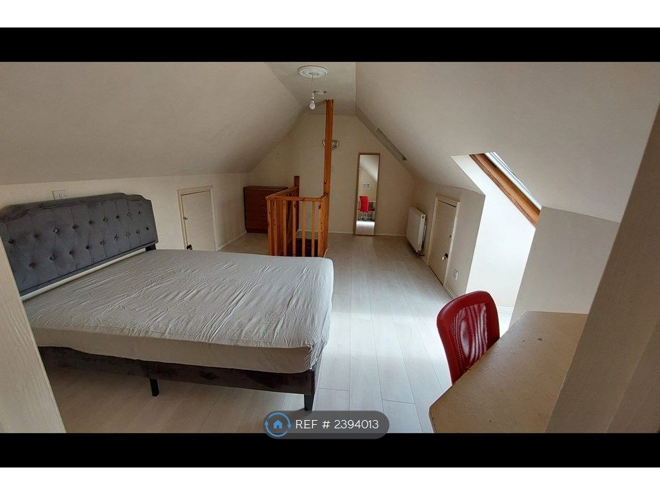 Property photo 2 of 22 Master Bedroom With Ensuite