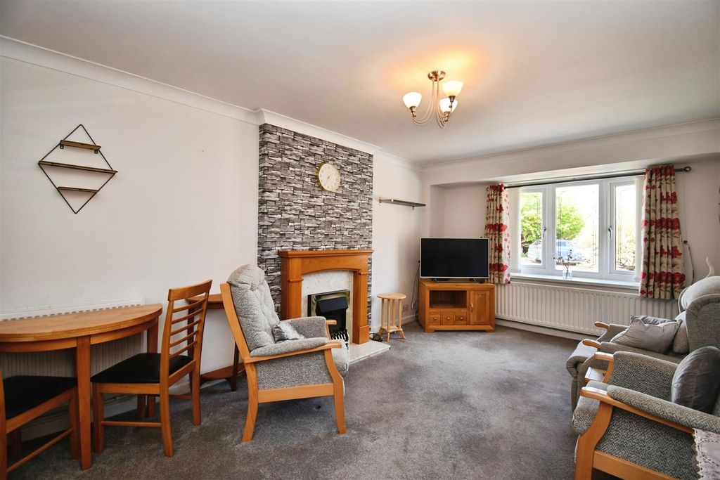 Property photo 2 of 14 c034A009-U 20 284 29.Jpg