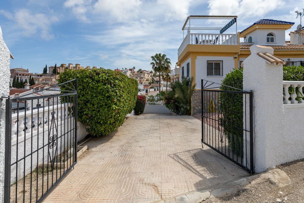 Property photo 2 of 45