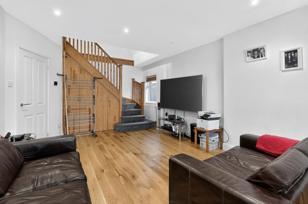 Property photo 3 of 18