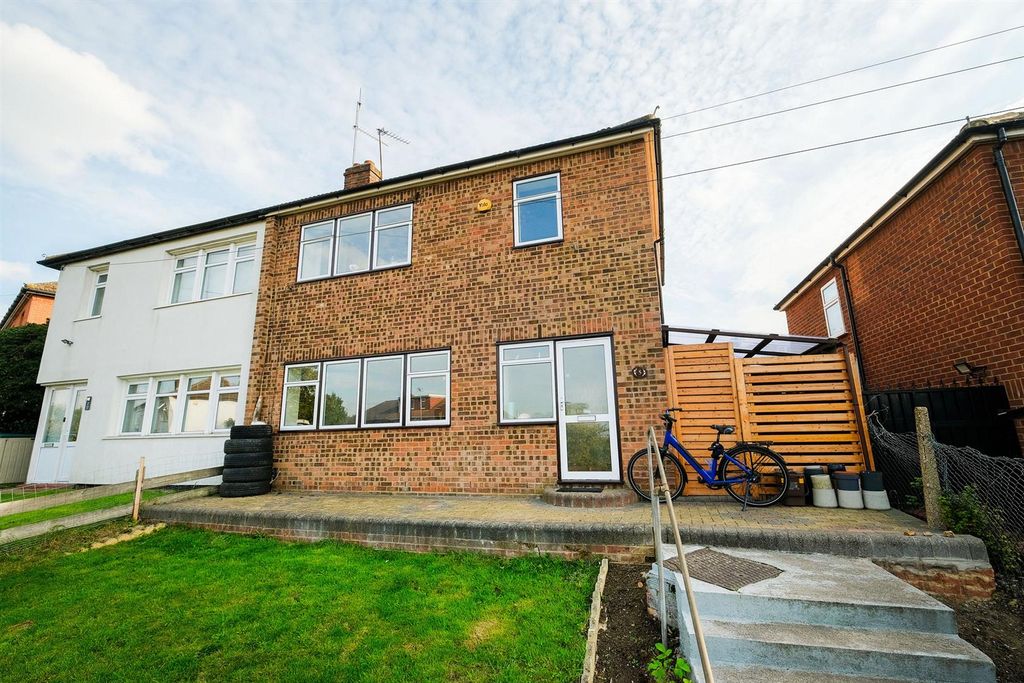 Property photo 2 of 22