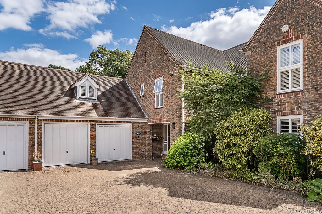 Property photo 1 of 33