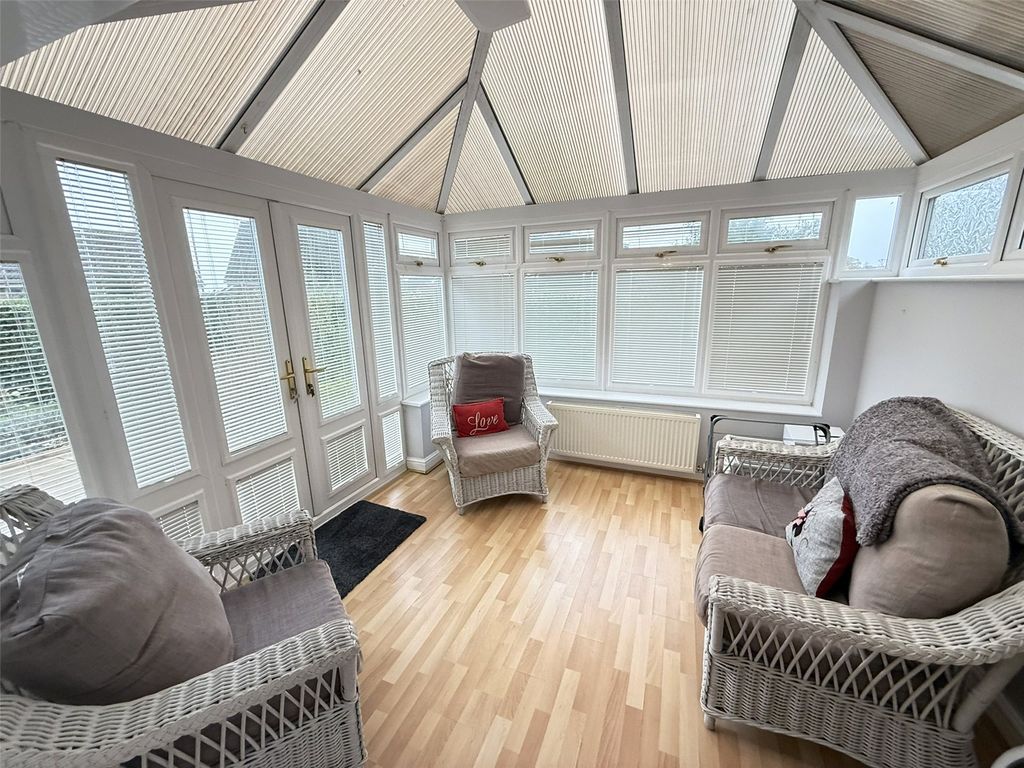 Property photo 3 of 16 Picture No. 13