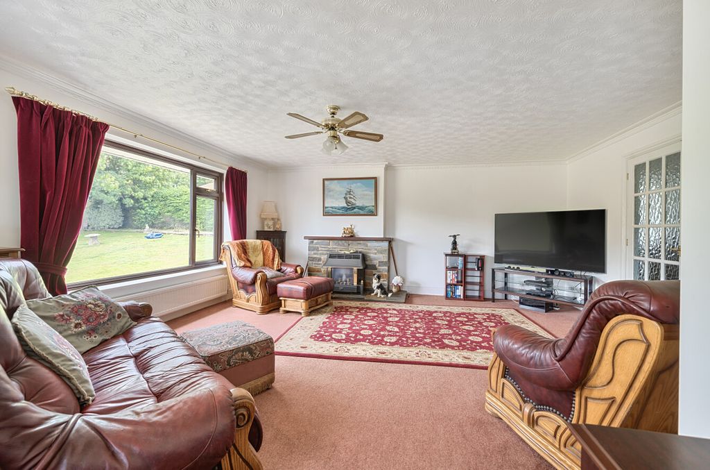 Property photo 2 of 25 1306695-17-68496c...