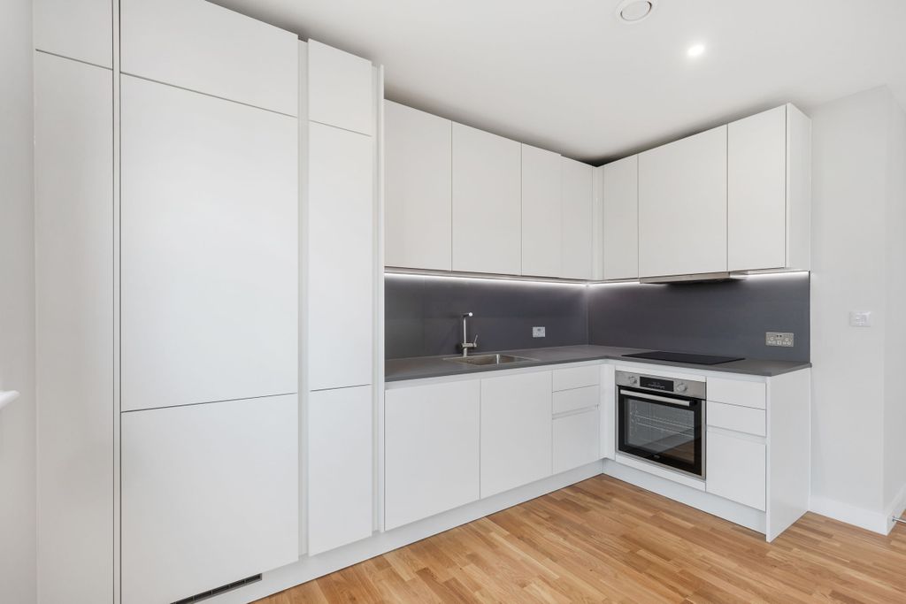 Property photo 1 of 18 Kitchen (Example)